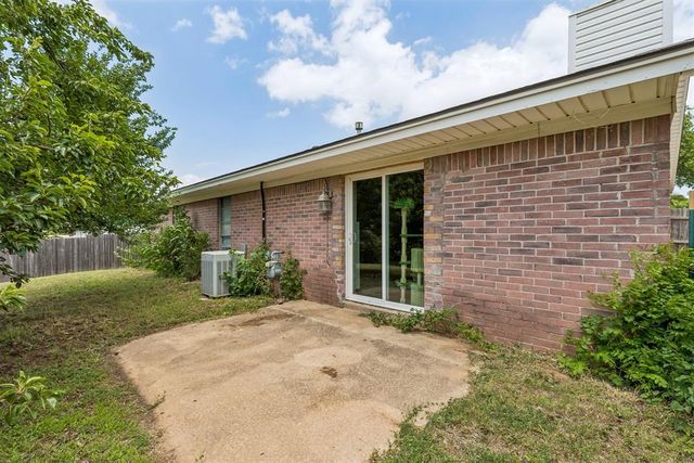 830 Douglas Drive, Norman, OK 73069