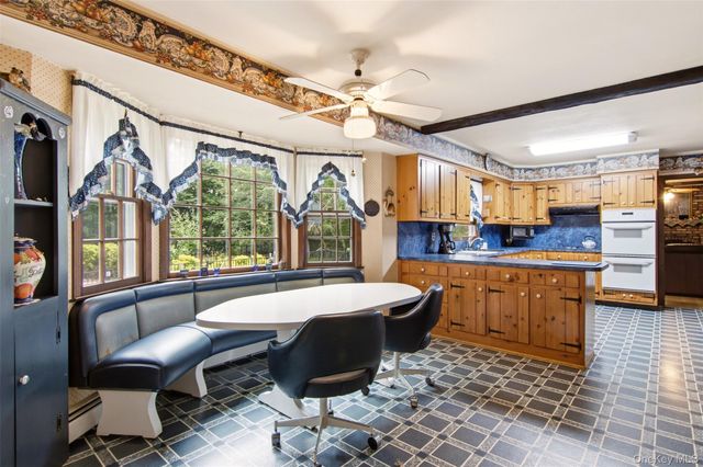 1 Gaul Road N, Setauket, NY 11733