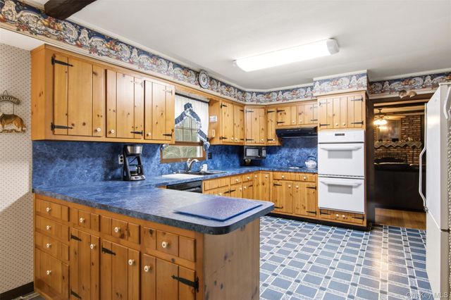 1 Gaul Road N, Setauket, NY 11733