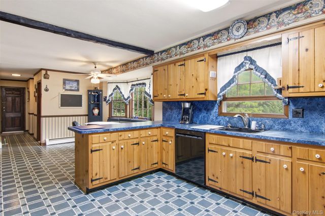 1 Gaul Road N, Setauket, NY 11733