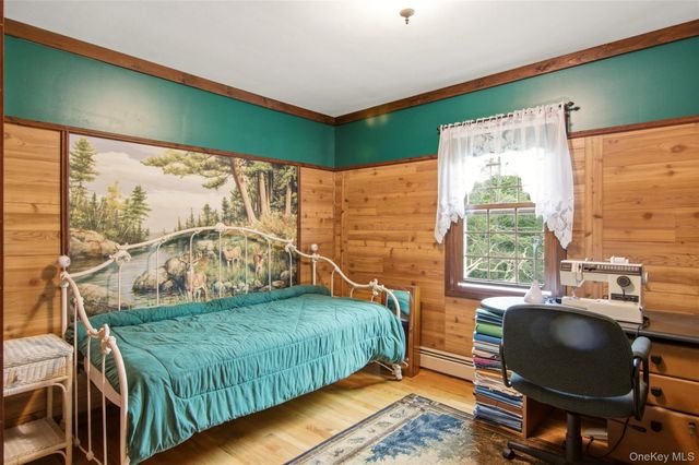 1 Gaul Road N, Setauket, NY 11733