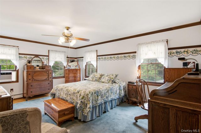1 Gaul Road N, Setauket, NY 11733