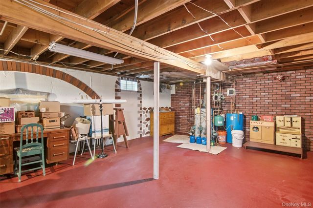 1 Gaul Road N, Setauket, NY 11733