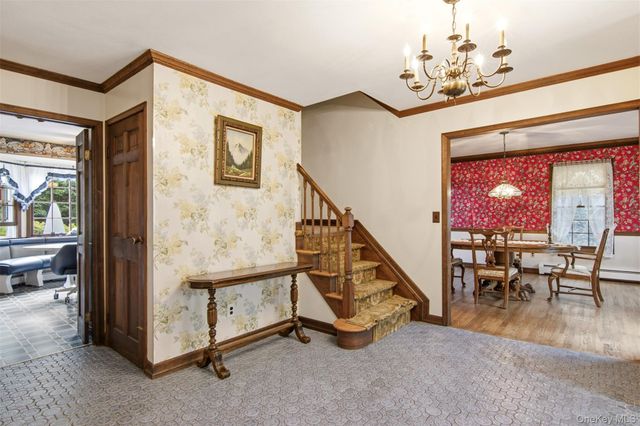 1 Gaul Road N, Setauket, NY 11733
