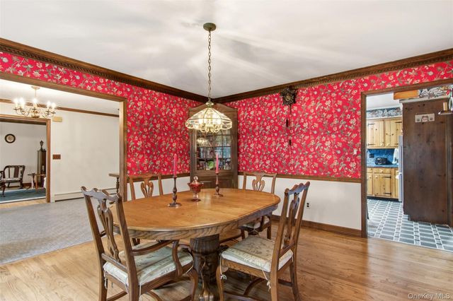 1 Gaul Road N, Setauket, NY 11733