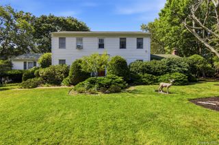 1 Gaul Road N, Setauket, NY 11733