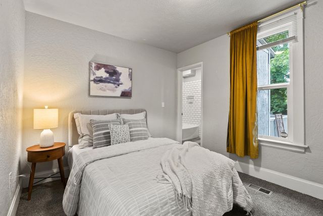 910 N Walnut St, Spokane, WA 99201