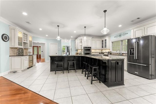 715 Antrim Glen Road, Hoschton, GA 30548