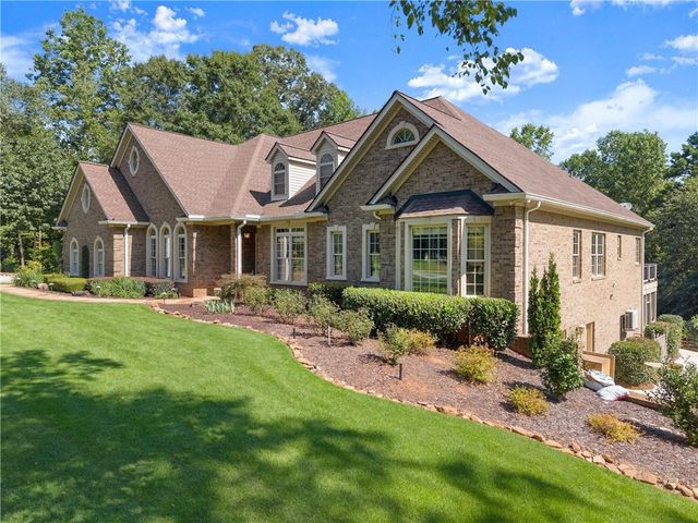 715 Antrim Glen Road, Hoschton, GA 30548