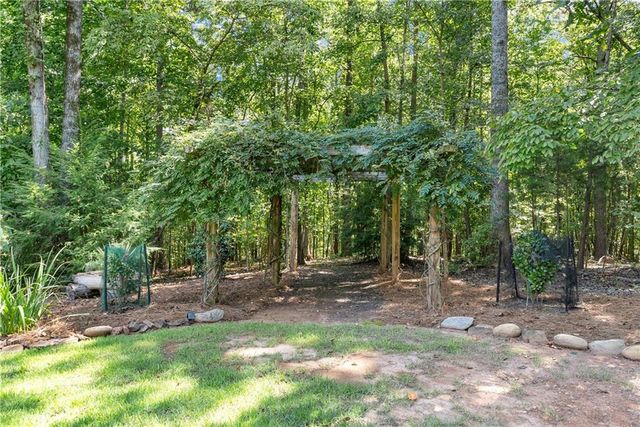 715 Antrim Glen Road, Hoschton, GA 30548