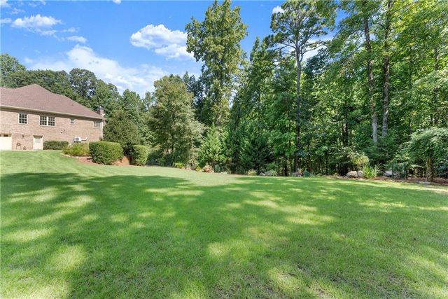 715 Antrim Glen Road, Hoschton, GA 30548