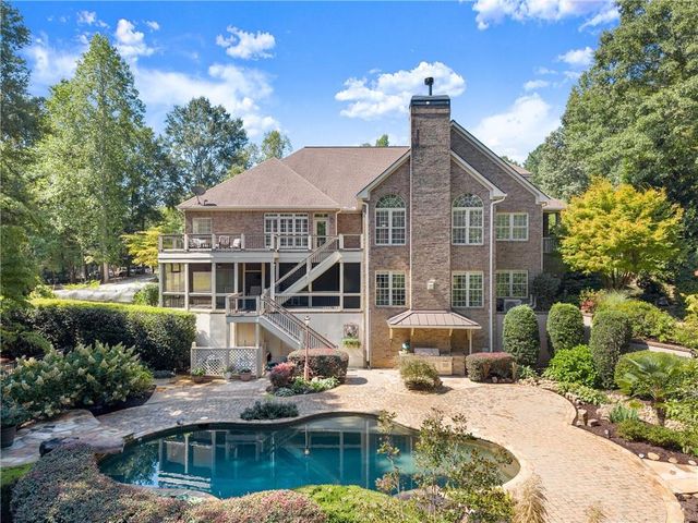 715 Antrim Glen Road, Hoschton, GA 30548