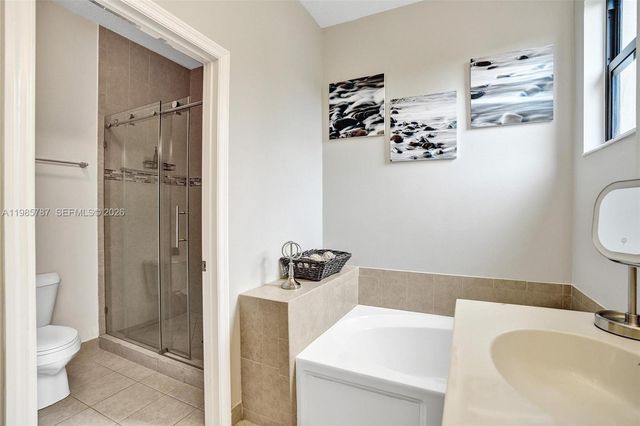 760 NE 193rd Ter, Miami, FL 33179