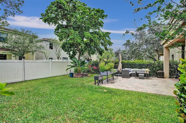 760 NE 193rd Ter, Miami, FL 33179