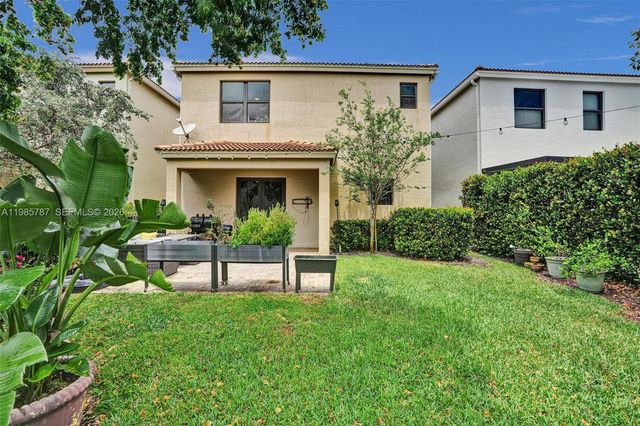 760 NE 193rd Ter, Miami, FL 33179