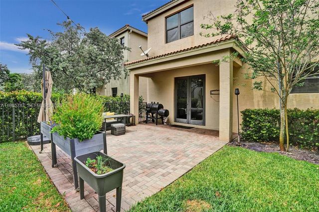 760 NE 193rd Ter, Miami, FL 33179