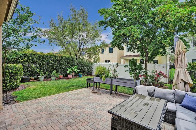 760 NE 193rd Ter, Miami, FL 33179