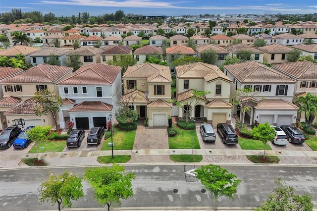 760 NE 193rd Ter, Miami, FL 33179