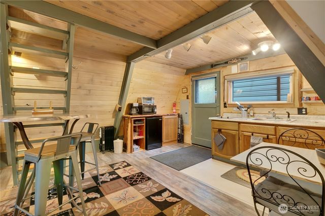 218 Paradise Drive, Ashford, WA 98304