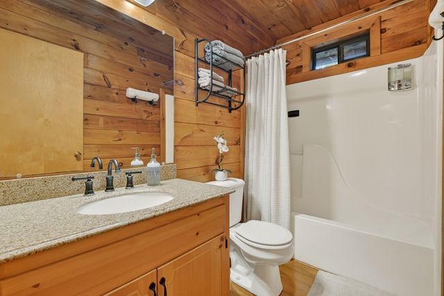 932 Granny Branch Drive, Blue Ridge, GA 30513