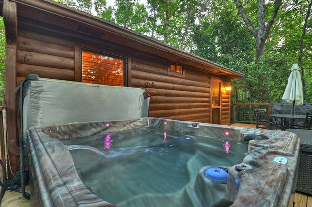 932 Granny Branch Drive, Blue Ridge, GA 30513