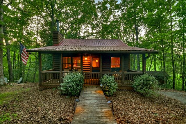 932 Granny Branch Drive, Blue Ridge, GA 30513