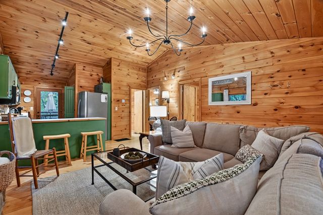 932 Granny Branch Drive, Blue Ridge, GA 30513