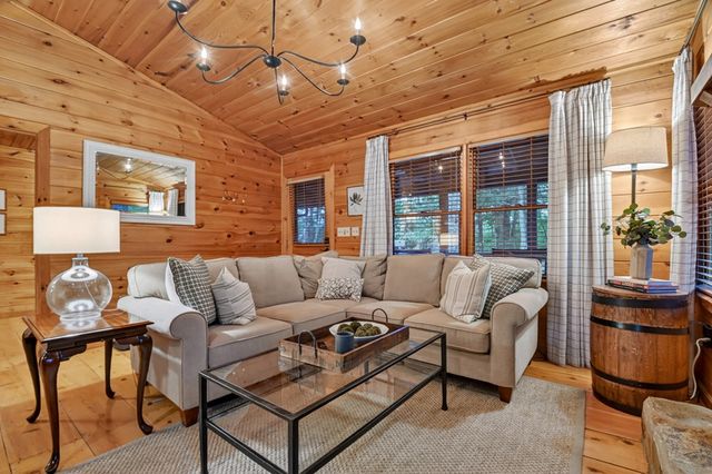 932 Granny Branch Drive, Blue Ridge, GA 30513