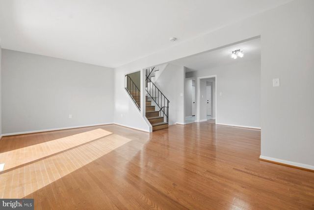 8123 SALT LAKE DR, Baltimore, MD 21244