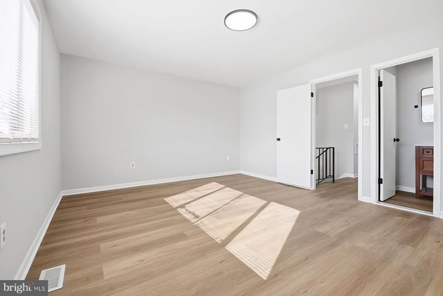 8123 SALT LAKE DR, Baltimore, MD 21244