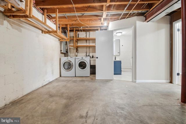 8123 SALT LAKE DR, Baltimore, MD 21244