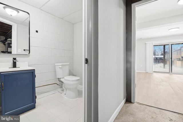 8123 SALT LAKE DR, Baltimore, MD 21244