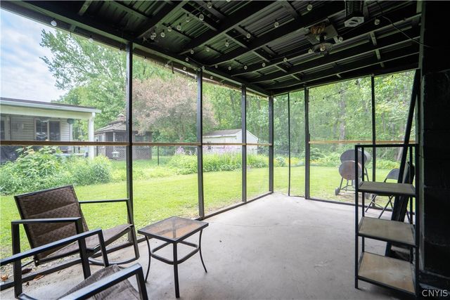 69 Oakdale Avenue South, New Hartford, NY 13413