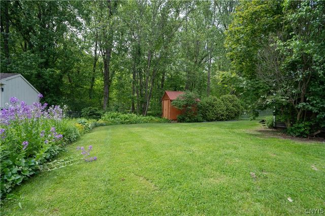 69 Oakdale Avenue South, New Hartford, NY 13413