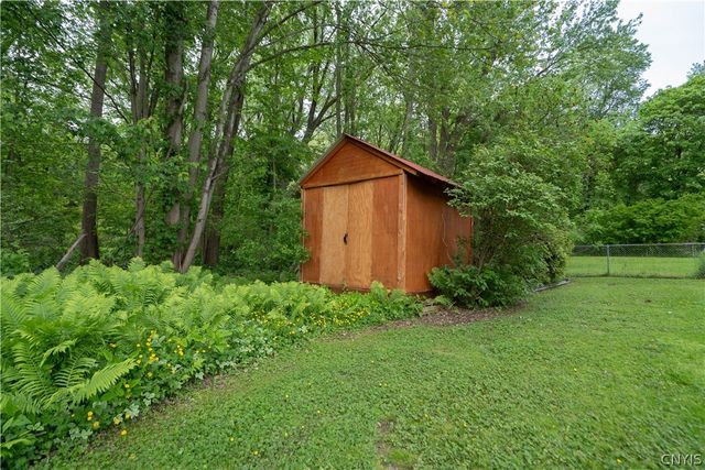 69 Oakdale Avenue South, New Hartford, NY 13413