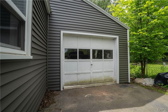 69 Oakdale Avenue South, New Hartford, NY 13413