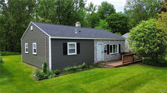 69 Oakdale Avenue South, New Hartford, NY 13413