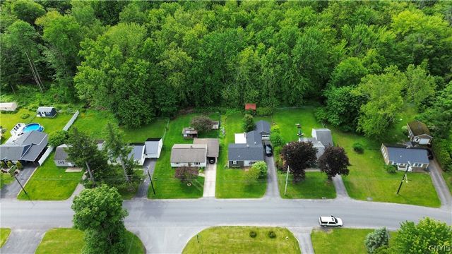 69 Oakdale Avenue South, New Hartford, NY 13413