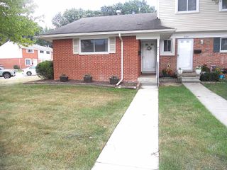 8214 Farnum Avenue, Warren, MI 48093