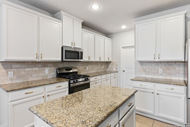 7110 FORT BND, San Antonio, TX 78223