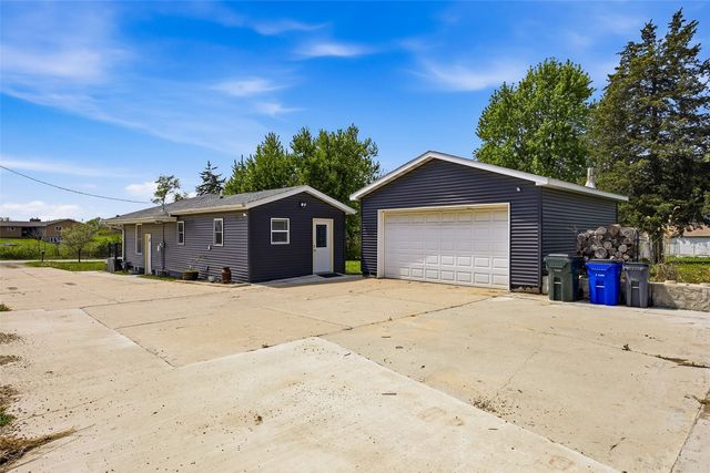 2630 Union Drive SW, Cedar Rapids, IA 52404