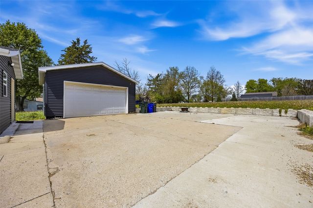 2630 Union Drive SW, Cedar Rapids, IA 52404