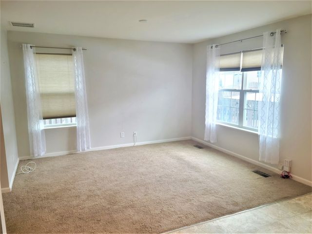 2573 Carlisle Lane, Hampshire, IL 60140