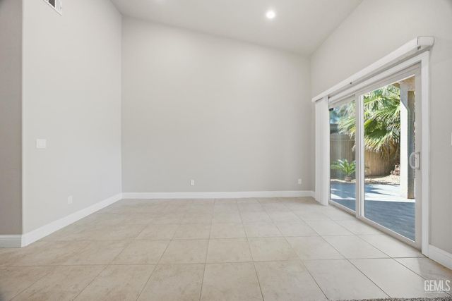 7209 Rochester Court, Bakersfield, CA 93311