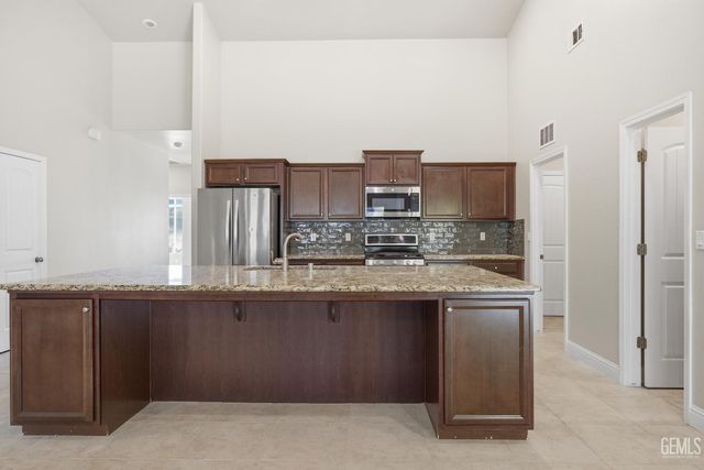 7209 Rochester Court, Bakersfield, CA 93311