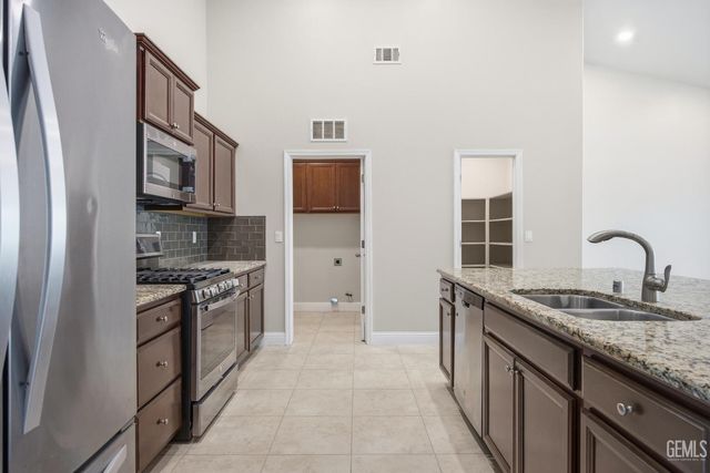 7209 Rochester Court, Bakersfield, CA 93311
