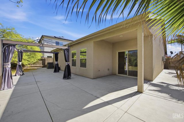 7209 Rochester Court, Bakersfield, CA 93311