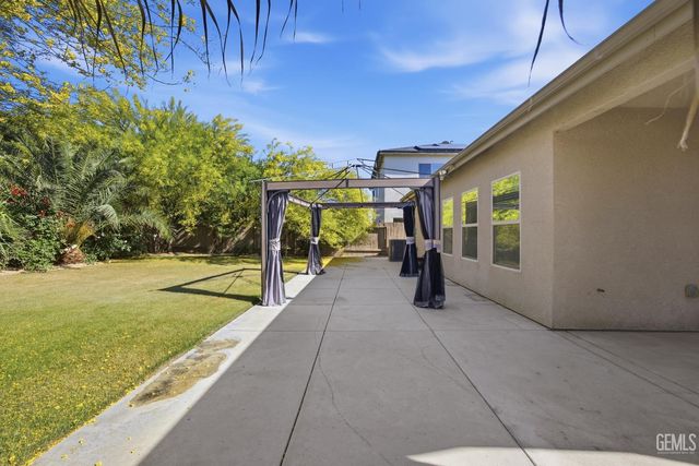 7209 Rochester Court, Bakersfield, CA 93311