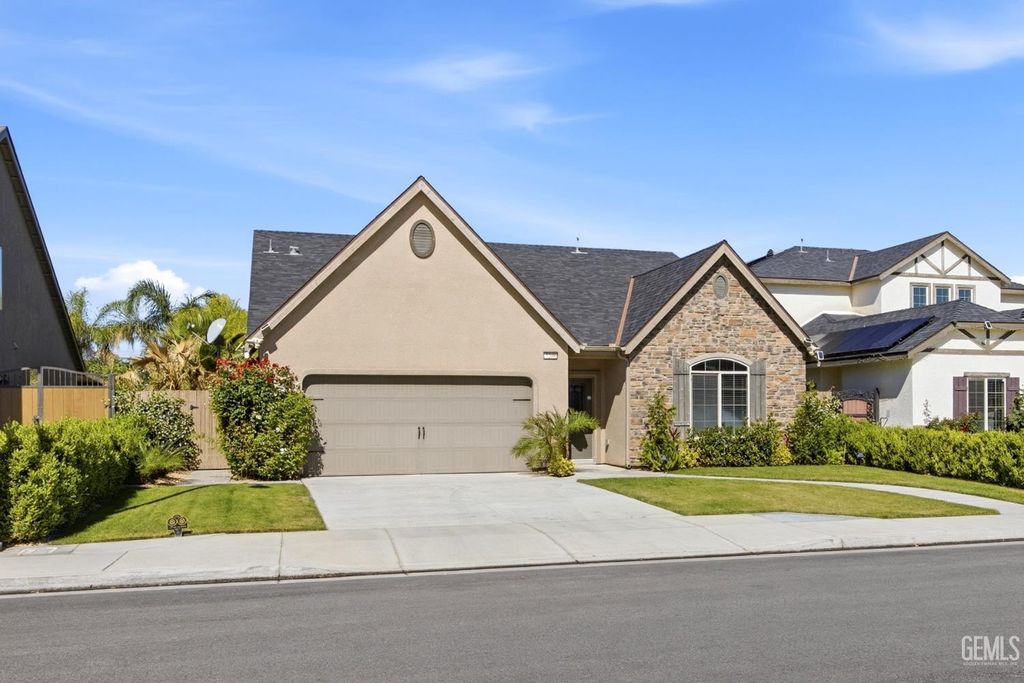 7209 Rochester Court, Bakersfield, CA 93311