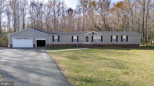 8791 MENOKIN RD, Montross, VA 22520